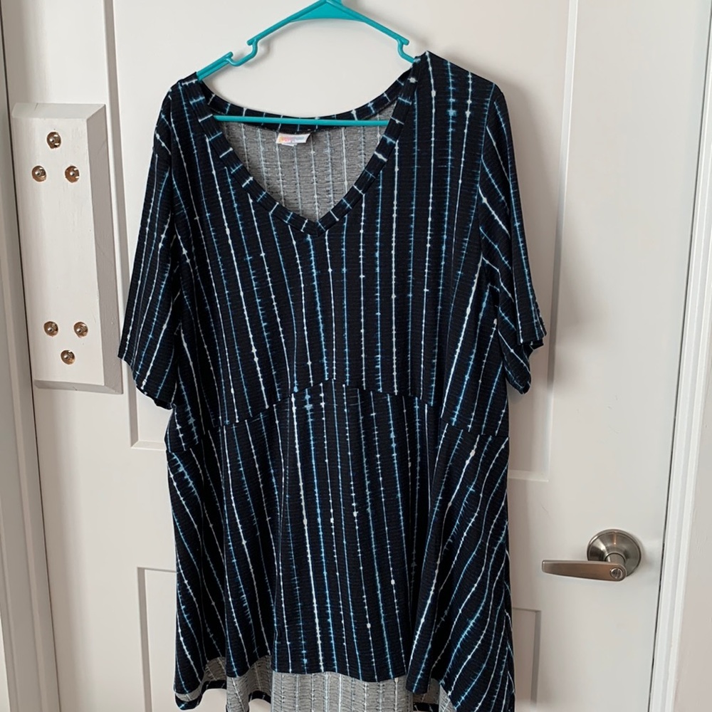Lularoe Jana never worn but tags gone.  2x